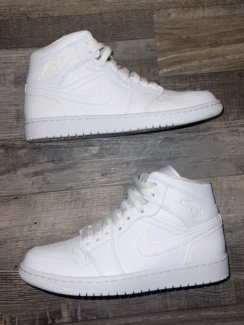 Nike Air Jordan 1 Mid in White - Picture 3 of 4